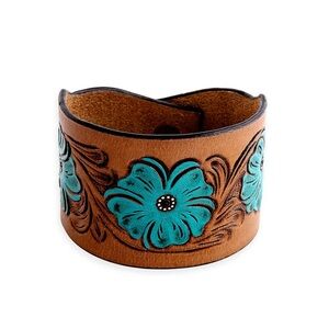 MYRA-Bold Blossom Leather Cuff
Bracelet